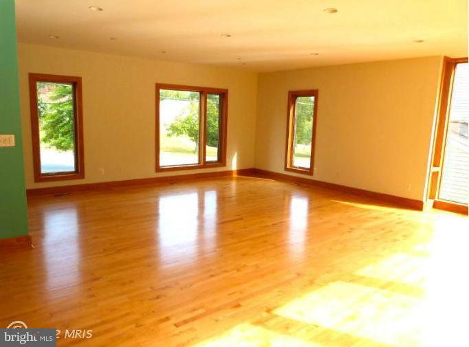 9019 Temple Hill Road Clinton, MD 20735 - Photo 7 of 30 Large Media Room