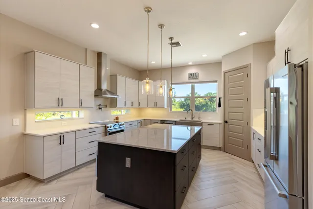 $1,198,000 | 300 Pinto Lane, Palm Bay, FL 32909