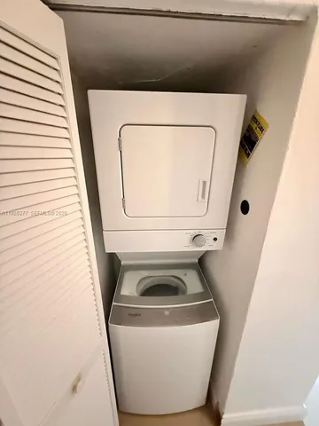 $3,100 | 1990 Brickell Avenue, Unit O, Miami, FL 33129