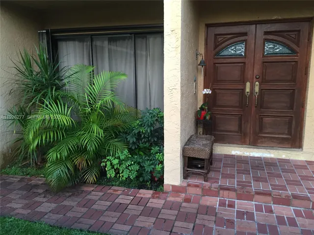 $3,200 | 1990 Brickell Avenue, Unit O, Miami, FL 33129