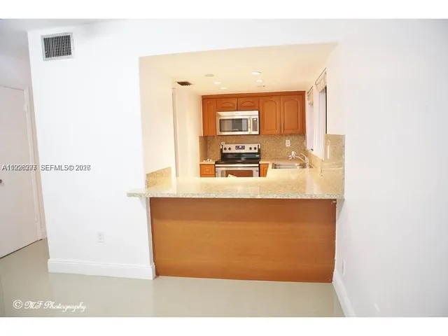 a en suite bathroom with a shower