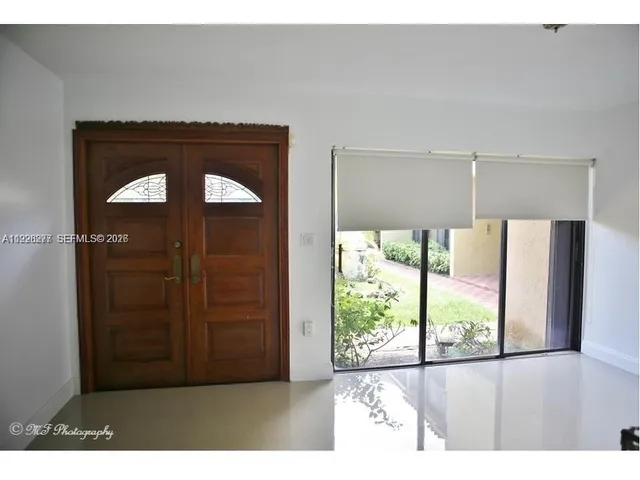 $3,100 | 1990 Brickell Avenue, Unit O, Miami, FL 33129