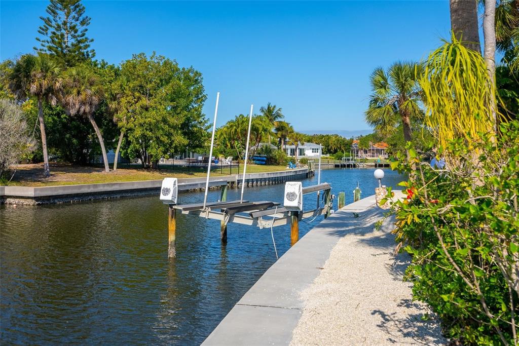 5456 Azure Way Sarasota, FL 34242 - Photo 39 of 44