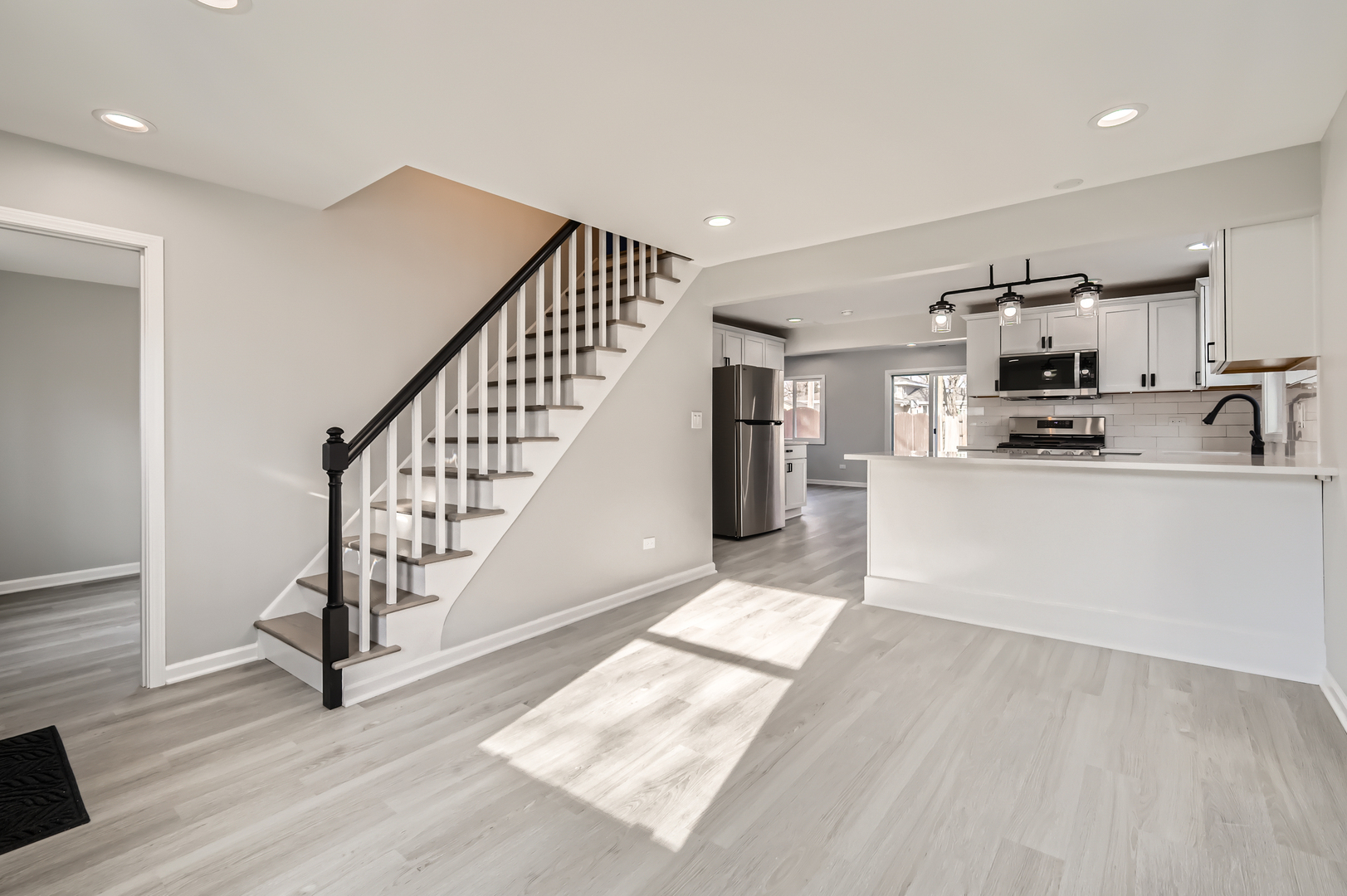 2138 Root Street Crest Hill, IL 60403 - Photo 3 of 23 Gallery Image 3