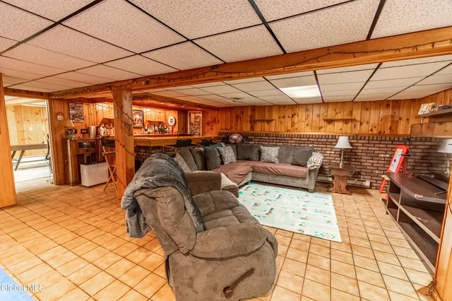 $400,000 | 8 Daisy Lane, Albany, NY 12211