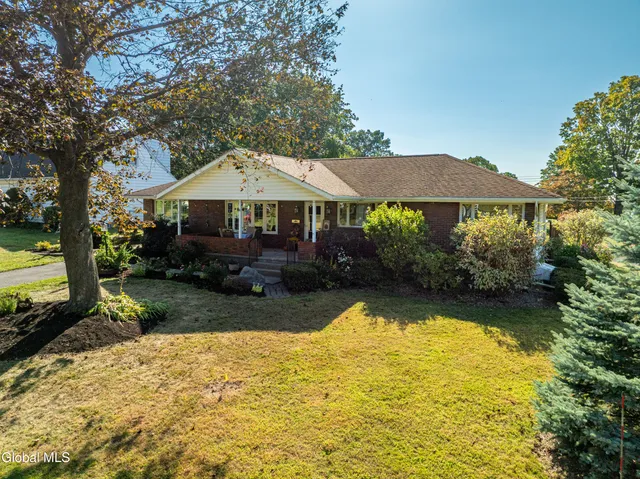 $400,000 | 8 Daisy Lane, Albany, NY 12211