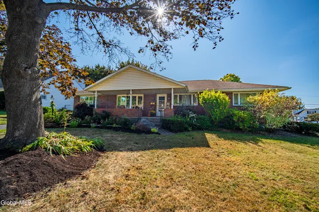 $400,000 | 8 Daisy Lane, Albany, NY 12211