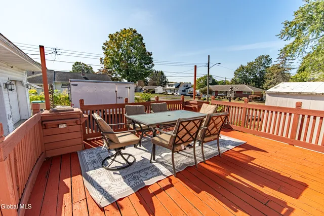 $400,000 | 8 Daisy Lane, Albany, NY 12211