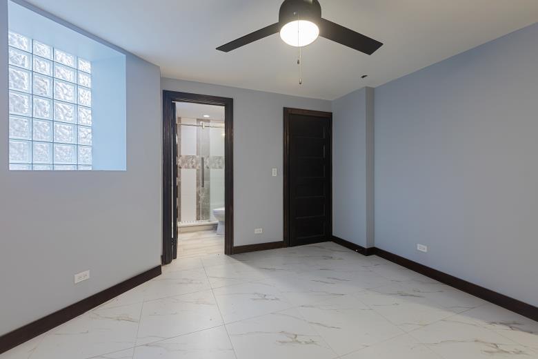 442 East 48th Street, Unit B1 Chicago, IL 60615 - Photo 17 of 21