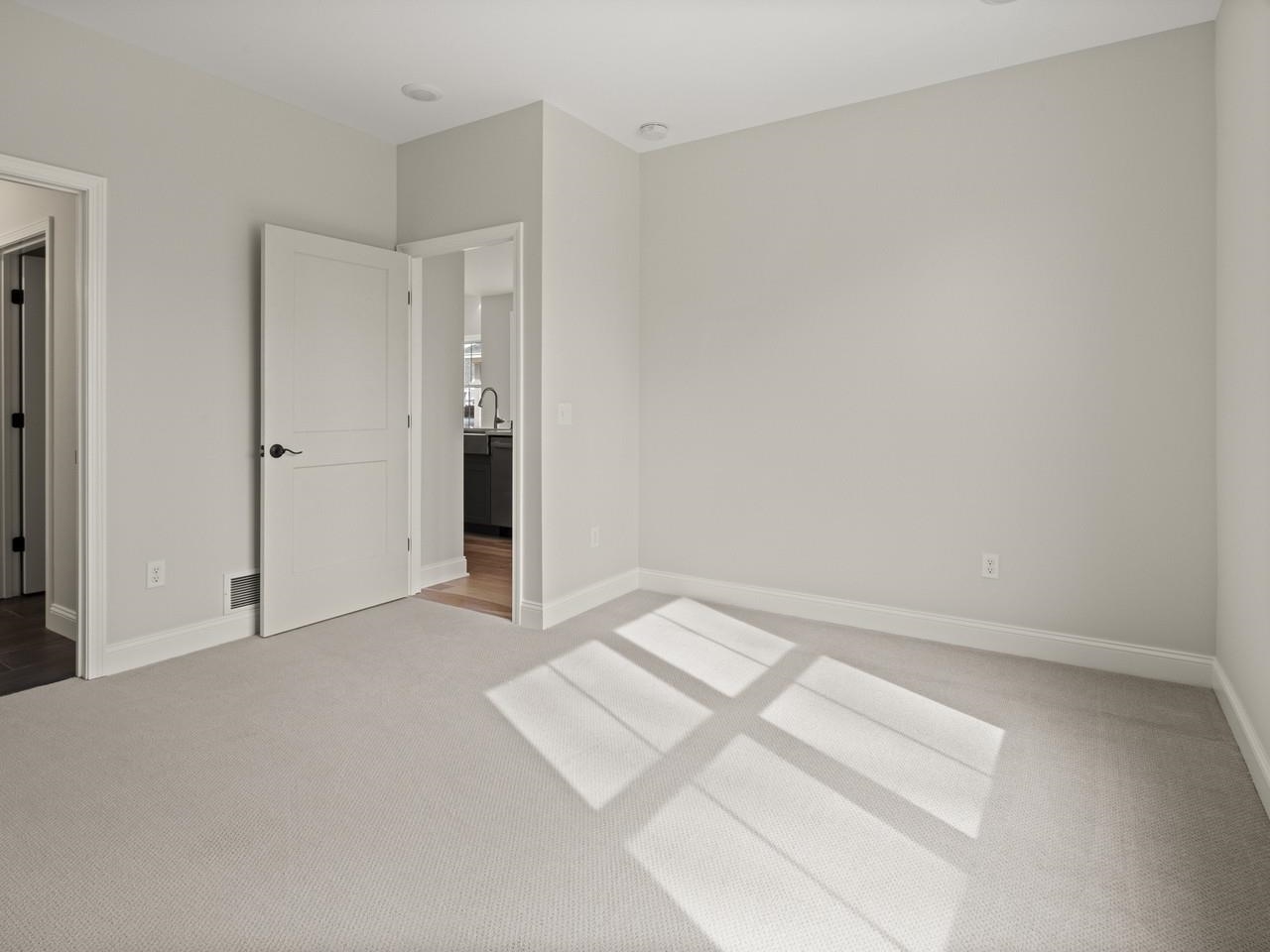 25 Mabel Way South Burlington, VT 05403 - Photo 9 of 45