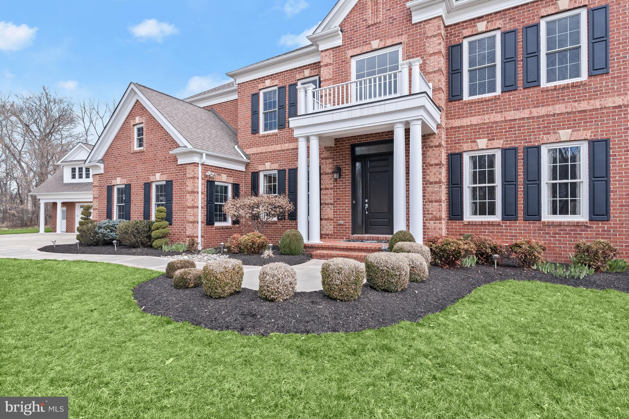 21151 Mill Branch Drive Leesburg, VA 20175 - Photo 11 of 132 Professional Landscaping