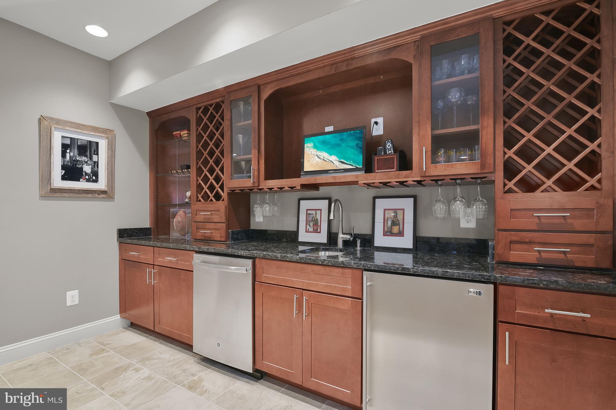 21151 Mill Branch Drive Leesburg, VA 20175 - Photo 80 of 132 Back Bar, Fridge & Dishwasher