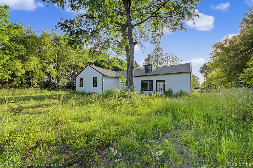 4296 Burgess Road Pinckney, MI 48169 - Photo 28 of 40