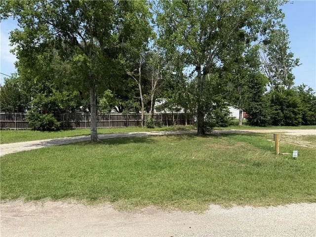 $350 | 1805 Highway 21, Caldwell, TX 77836