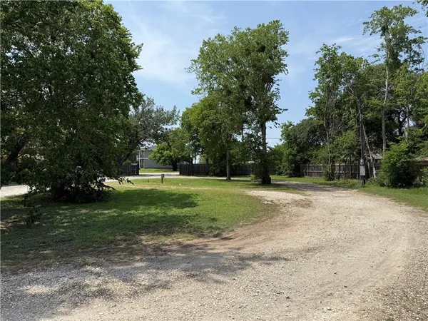 $350 | 1805 Highway 21, Caldwell, TX 77836