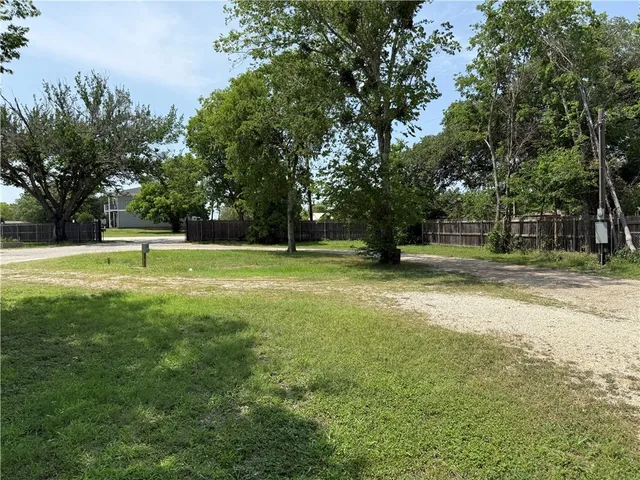 $350 | 1805 Highway 21, Caldwell, TX 77836