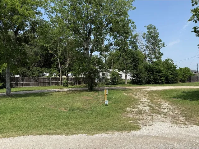 $350 | 1805 Highway 21, Caldwell, TX 77836