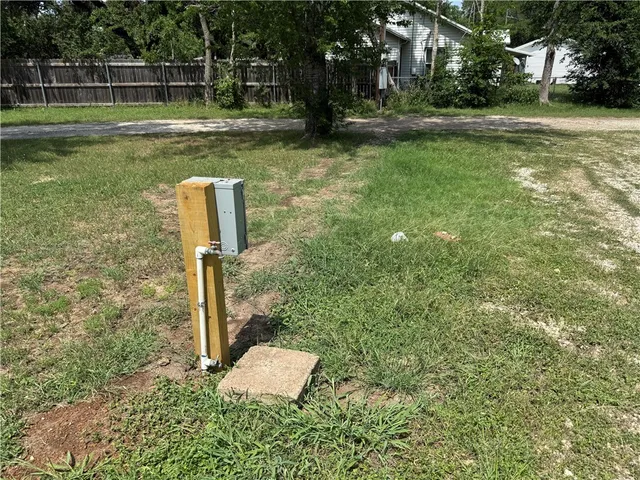 $350 | 1805 Highway 21, Caldwell, TX 77836