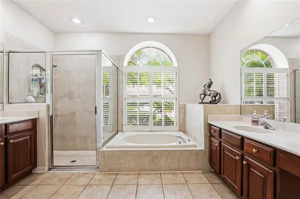 $700,000 | 18733 Chopin Drive, Lutz, FL 33558