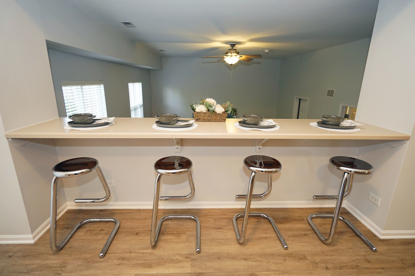 24300 White Oak Drive Plainfield, IL 60585 - Photo 14 of 32 a view of a workspace with furniture