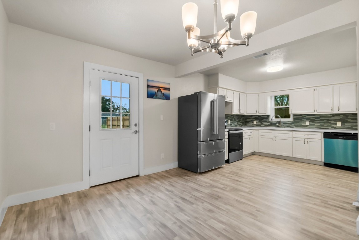 4622 Firnat Street Houston, TX 77016 - Photo 7 of 26