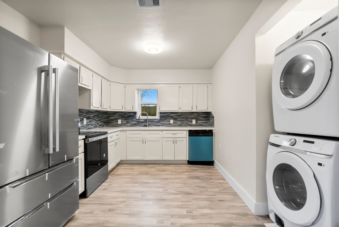 4622 Firnat Street Houston, TX 77016 - Photo 9 of 26