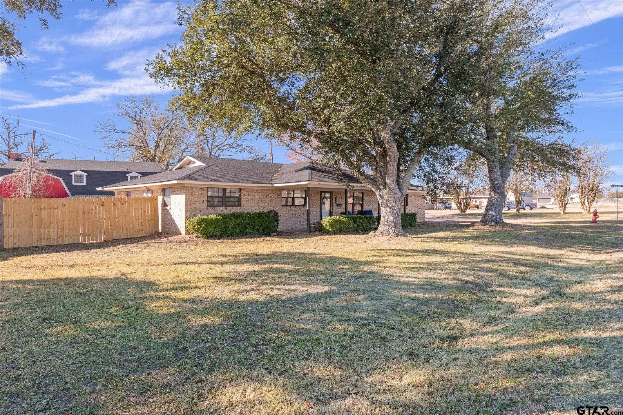 345 Washington Street Van, TX 75790 - Photo 2 of 29