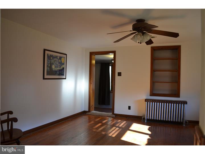 169 Kaolin Road Coatesville, PA 19320 - Photo 8 of 23 Living Room