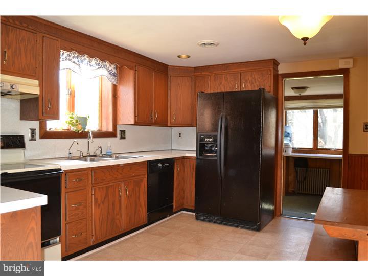 169 Kaolin Road Coatesville, PA 19320 - Photo 9 of 23 Kitchen