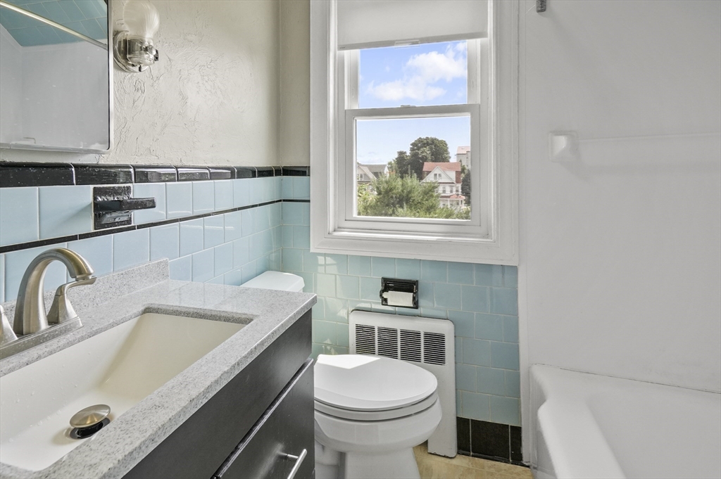 25 Locust Avenue Worcester, MA 01604 - Photo 13 of 40 Gallery Image 13