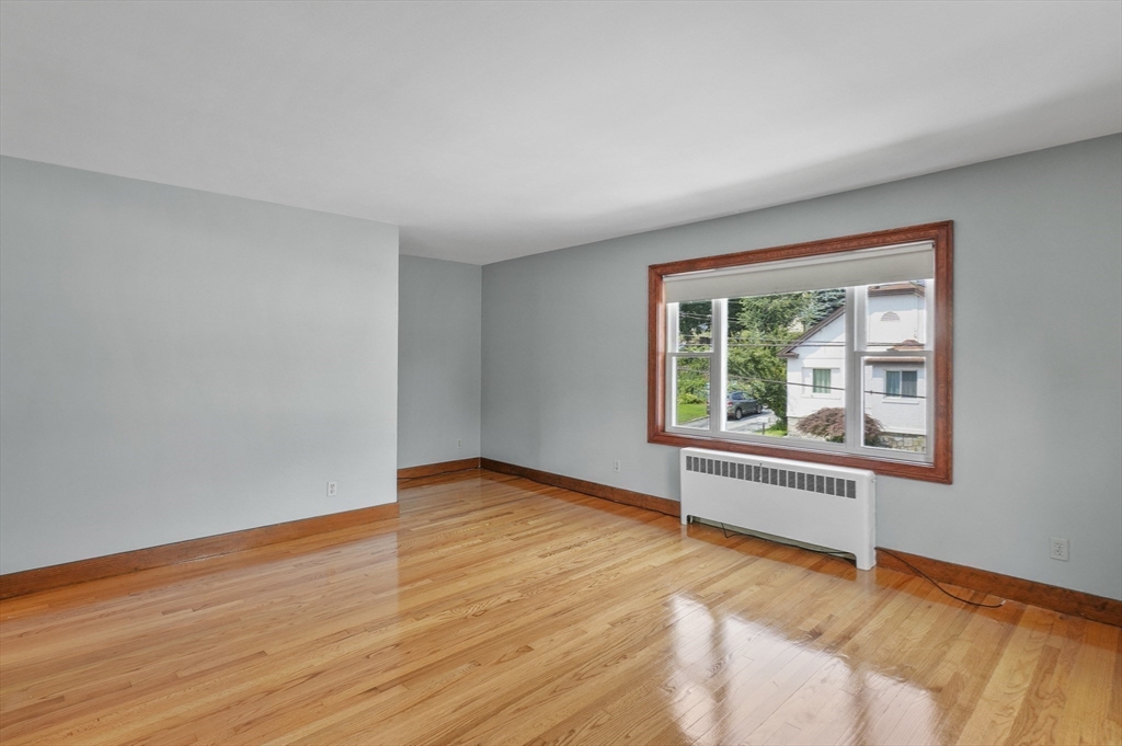 25 Locust Avenue Worcester, MA 01604 - Photo 9 of 40 Gallery Image 9