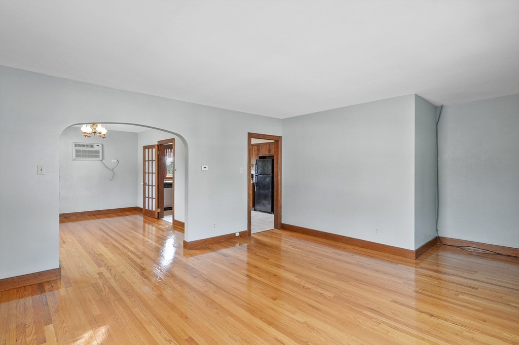 25 Locust Avenue Worcester, MA 01604 - Photo 10 of 40 Gallery Image 10