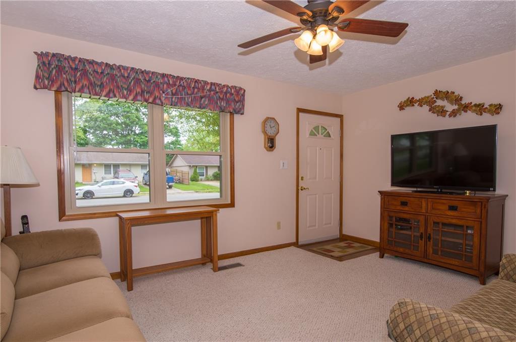 1502 Roberts Road Franklin, IN 46131 - Photo 5 of 20 Gallery Image 5