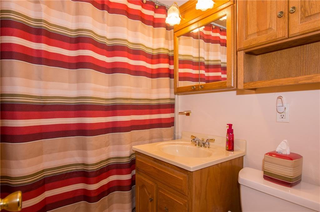 1502 Roberts Road Franklin, IN 46131 - Photo 7 of 20 Gallery Image 7