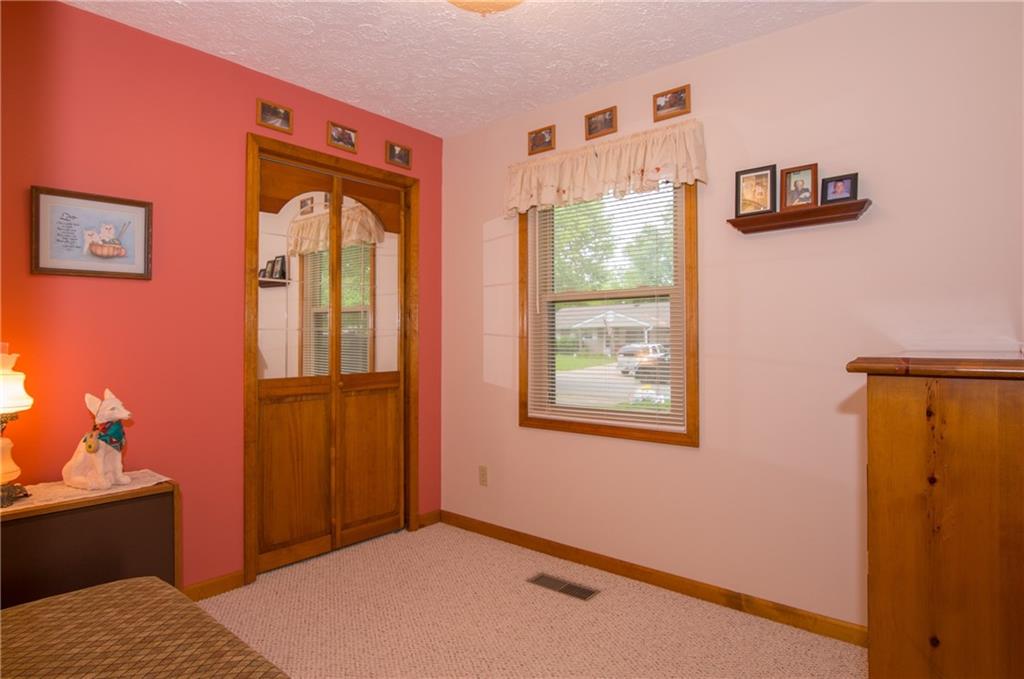 1502 Roberts Road Franklin, IN 46131 - Photo 8 of 20 Gallery Image 8