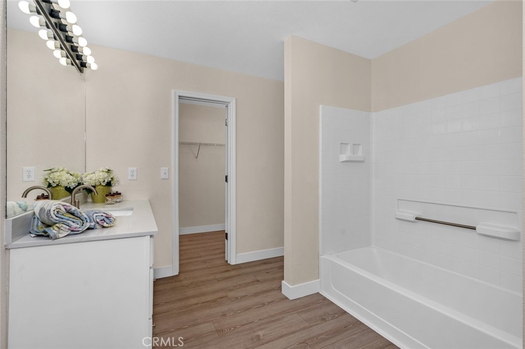 3758 Morning Glory Avenue Merced, CA 95348 - Photo 31 of 50 primary bath