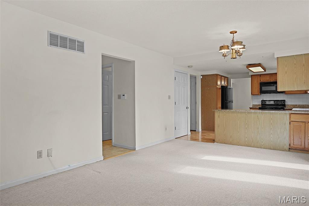 540 Woodlyn Crossing Ballwin, MO 63021 - Photo 12 of 30