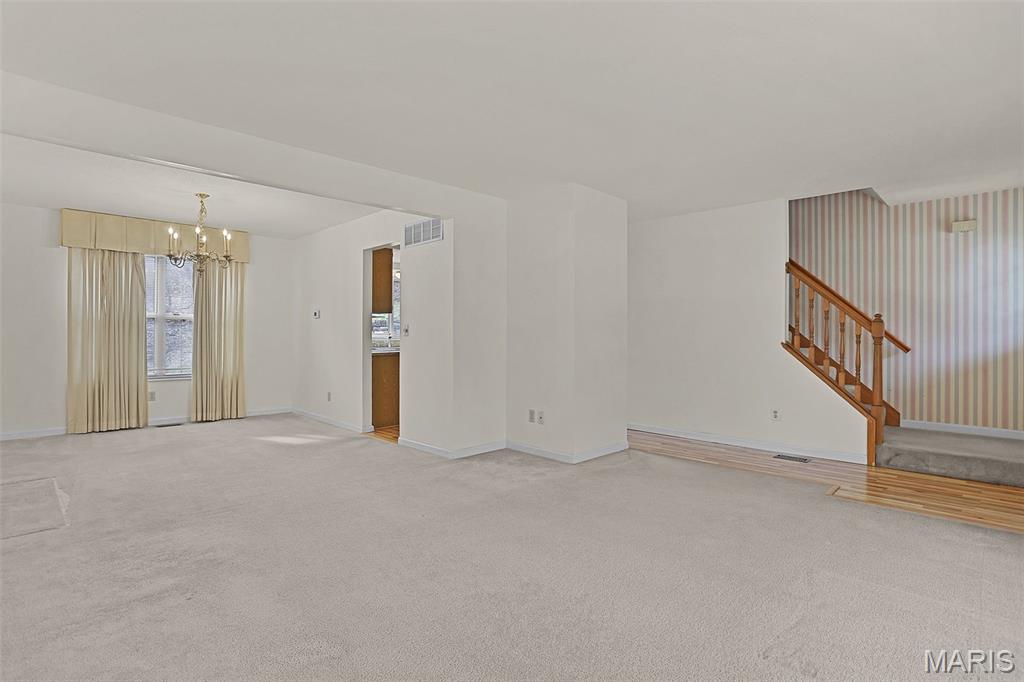540 Woodlyn Crossing Ballwin, MO 63021 - Photo 6 of 30