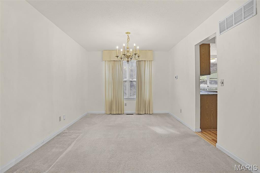 540 Woodlyn Crossing Ballwin, MO 63021 - Photo 7 of 30