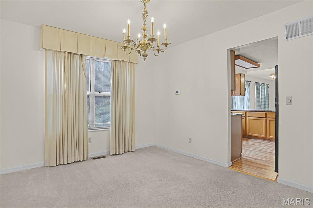 540 Woodlyn Crossing Ballwin, MO 63021 - Photo 8 of 30