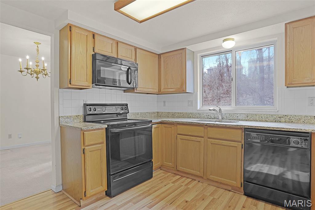 540 Woodlyn Crossing Ballwin, MO 63021 - Photo 10 of 30