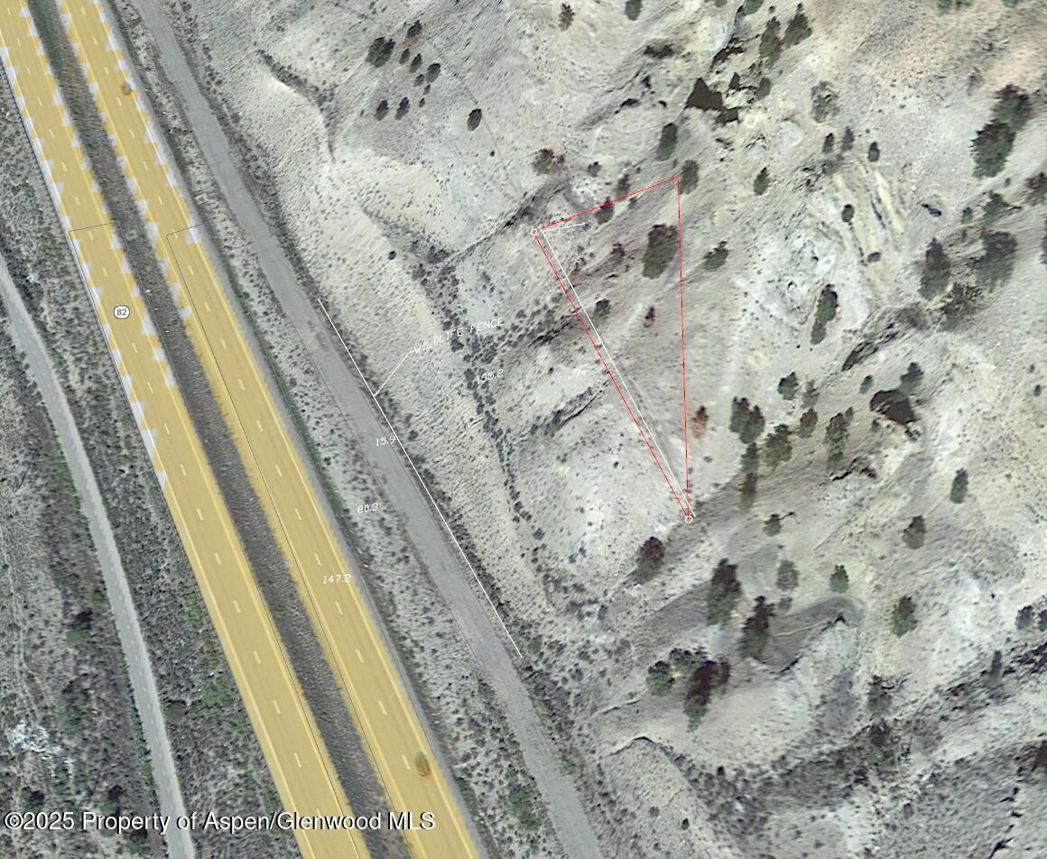 82 Highway 82 Carbondale, CO 81623 - Photo 5 of 6 a bathroom with a bathtub