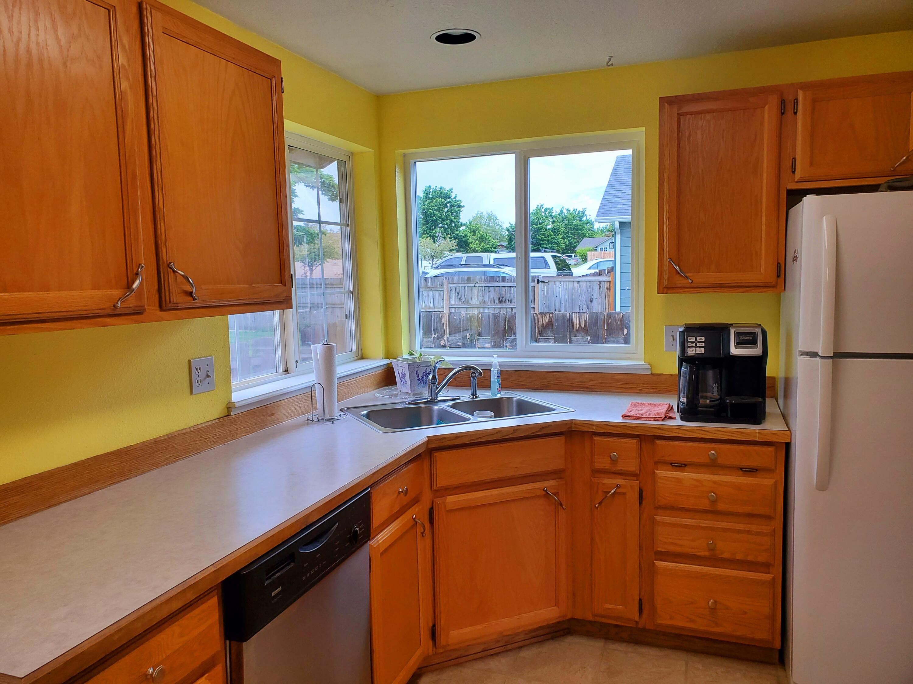 2133 Southwest 29th Street Redmond, OR 97756 - Photo 9 of 14 20220617_135401