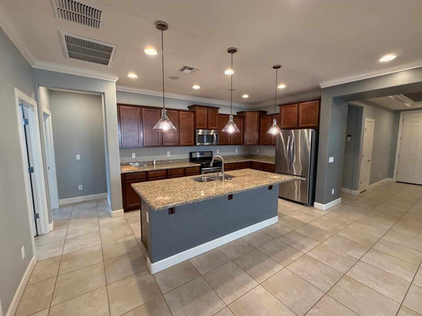 2428 West Beverly Rd. Phoenix, AZ 85041 - Photo 8 of 21 Photo #8