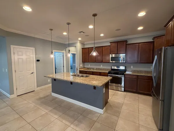 $2,099 | 2428 West Beverly Rd., Phoenix, AZ 85041