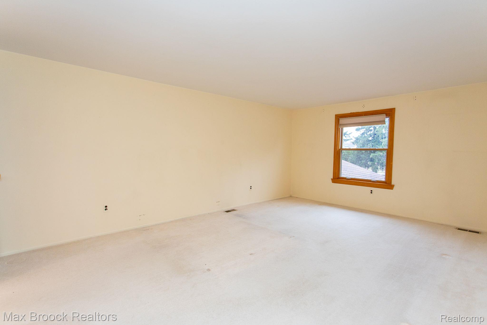 821 Hampton Circle Rochester, MI 48307 - Photo 34 of 60 Gallery Image 34
