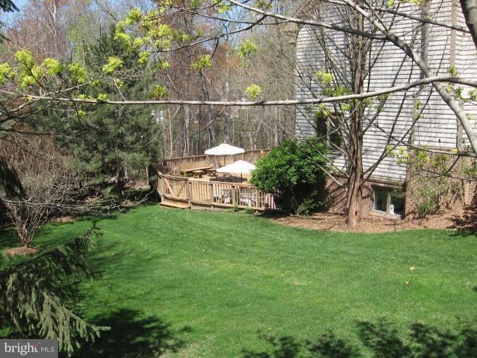 1300 Stamford Way Reston, VA 20194 - Photo 26 of 30 a garden view