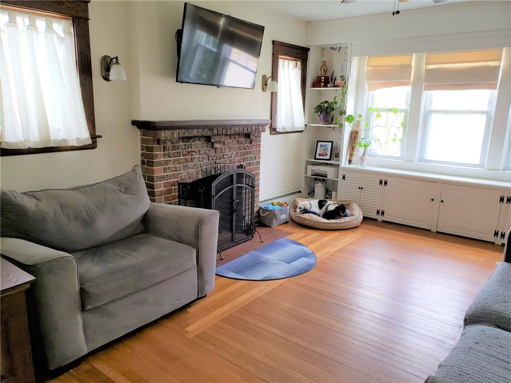 103 Friendly Road Cranston, RI 02910 - Photo 5 of 42 Living Room