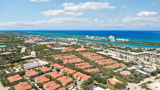 $3,150 | 108 Lighthouse Circle, Unit E, Tequesta, FL 33469