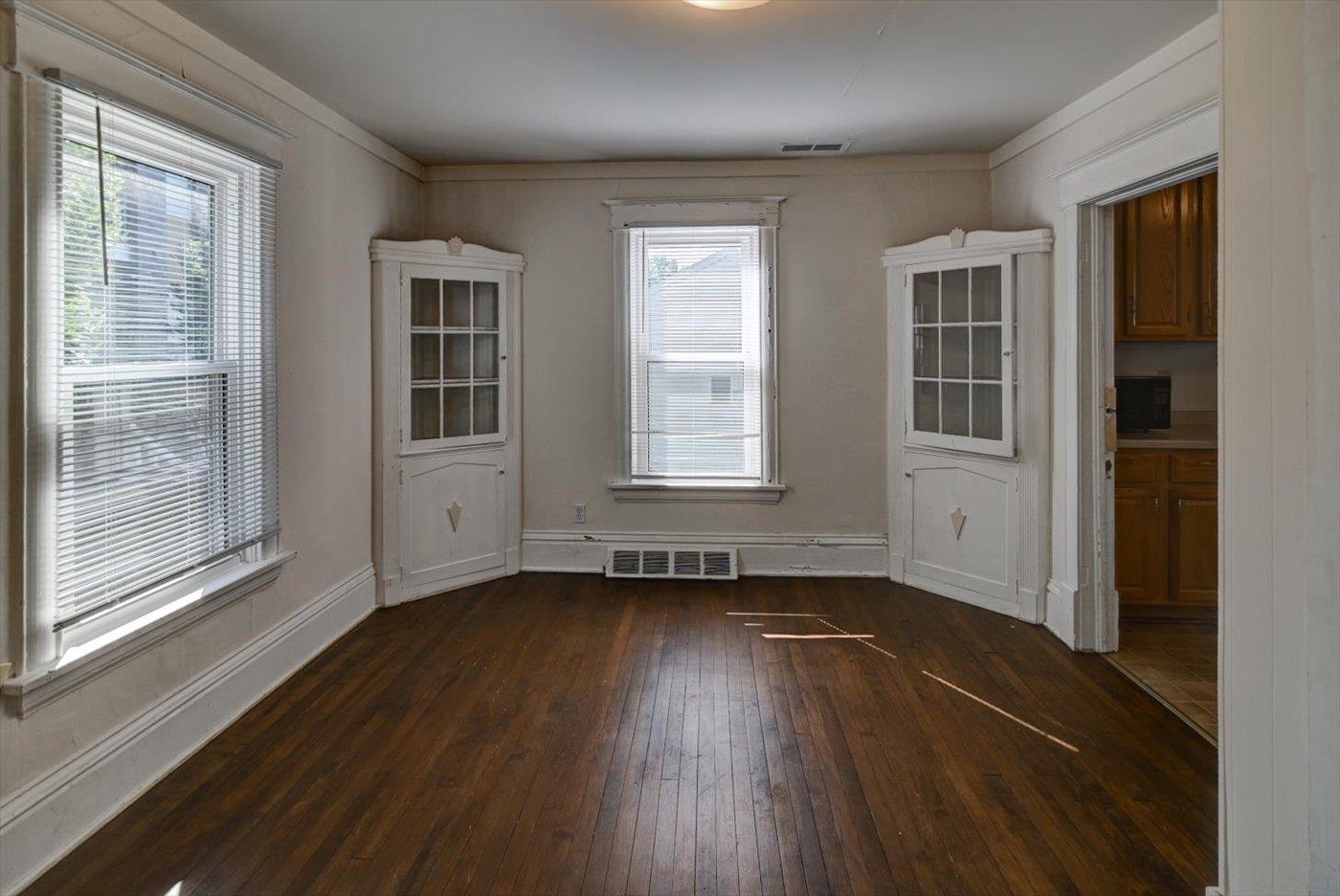 927 Drake Street Madison, WI 53715 - Photo 15 of 32